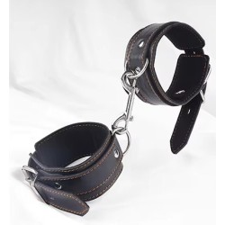 Postroj s kovovým hákem a pouty - černý